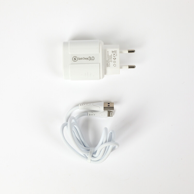 Cargador Iphone DK-C01 carga rapida 3.0A con cable lightning Cargador Iphone DK-C01 carga rapida 3.0A con cable lightning