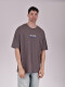 REMERA DEN PRINT GRIS OSCURO