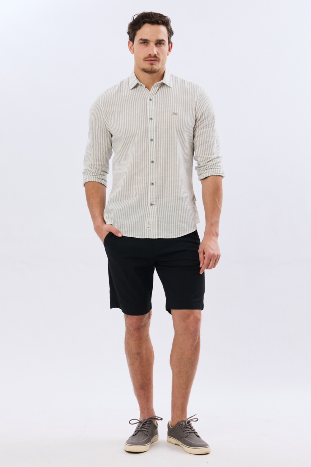 BERMUDA CLASICA Negro