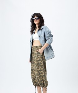 BERMUDA SKATER PRINT Verde Militar