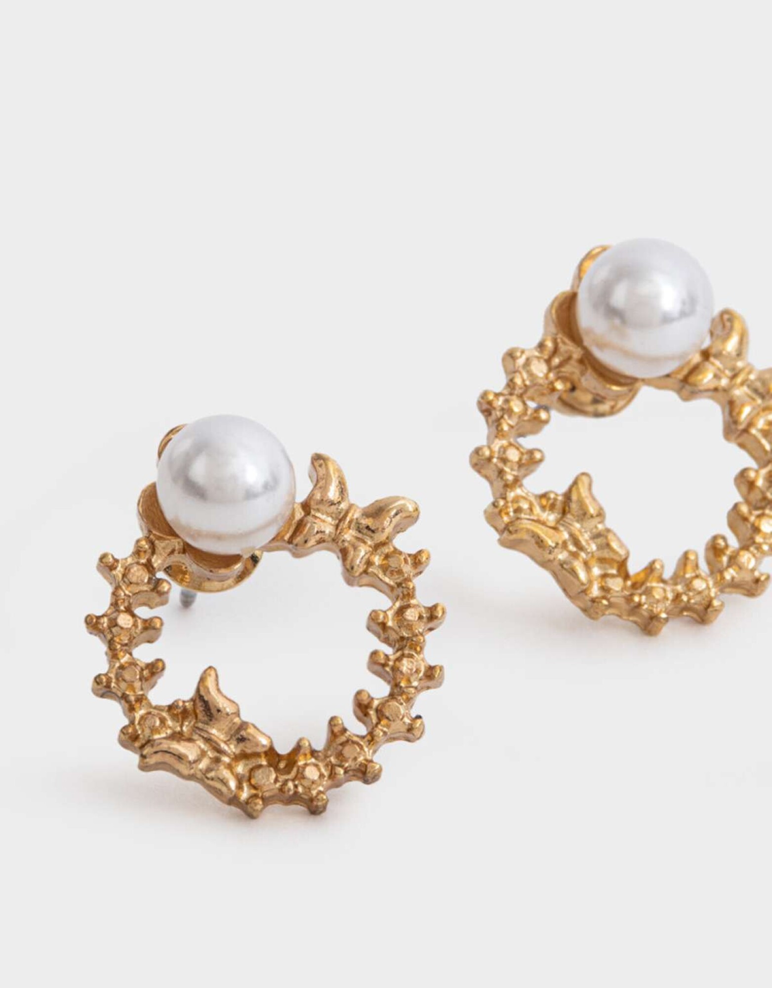 Aros Pasantes Con Perlas - Dorado — Tienda Soy Santander