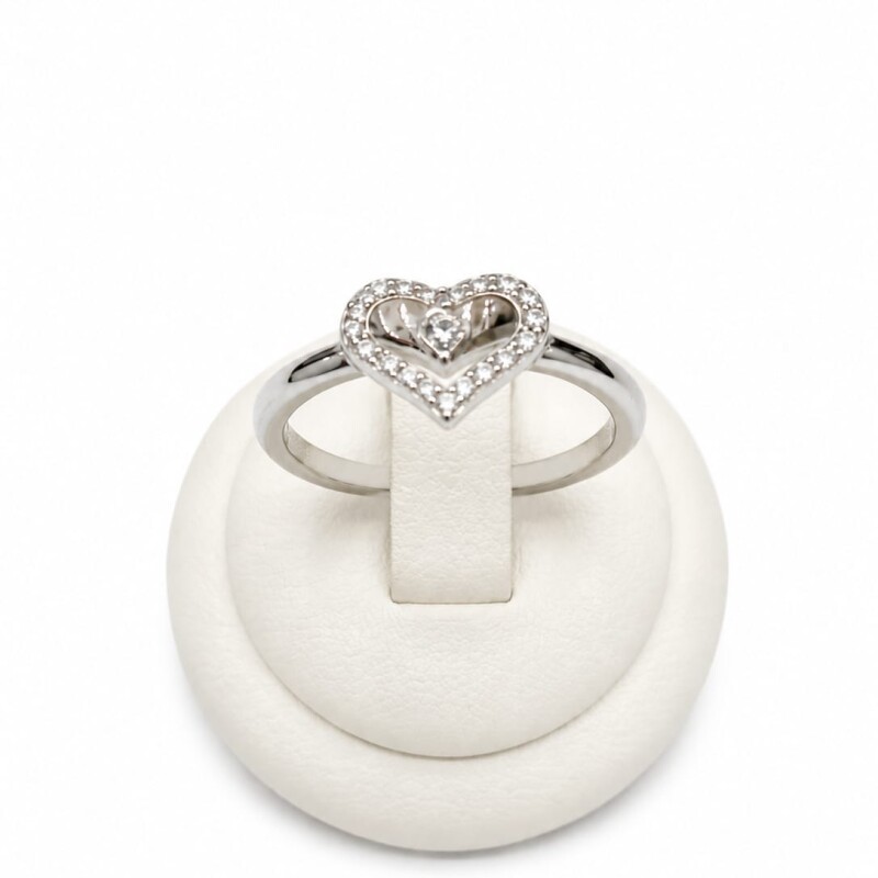 Anillo con corazón al centro Anillo con corazón al centro