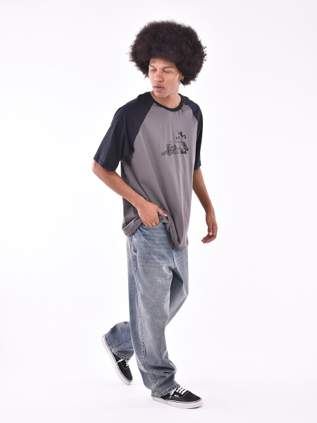 REMERA GOOFY RETRO GRIS OSCURO