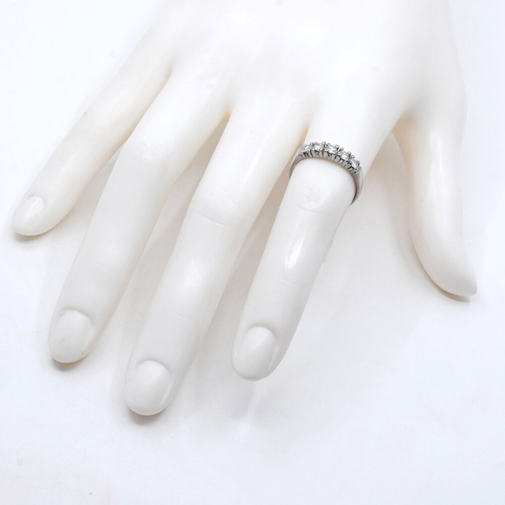 Anillo en oro 18k blanco y brillantes Anillo en oro 18k blanco y brillantes