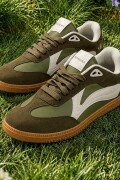 Calzado Casual. Verde