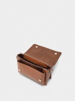 Bolso Bandolera Con Solapa Y Detalles De Piel camel