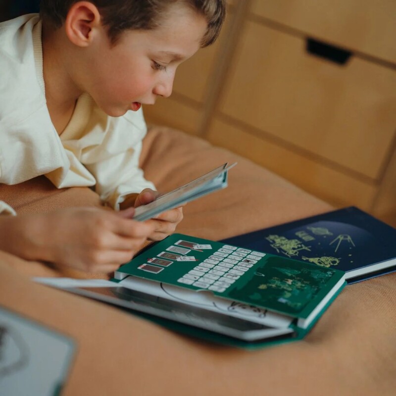 KIDYDRAW-MINI Mini Pizarra Led Con Libro Y Actividades - Animales Del Mundo