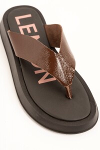 Sandalia Ojota Plataforma Chocolate