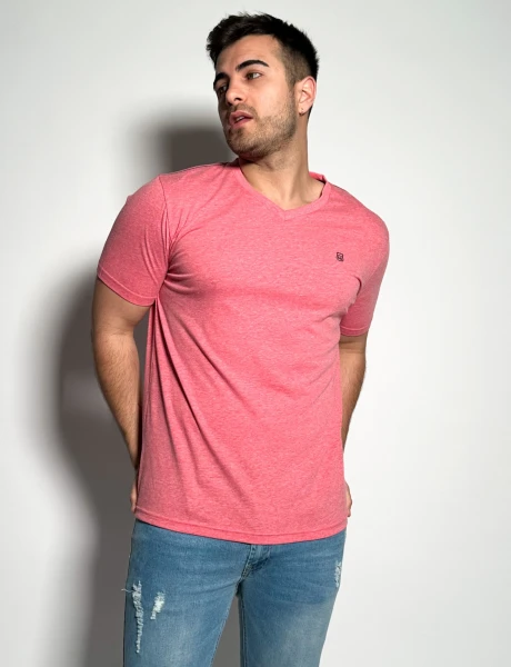 Remera lisa escote V Vex Coral