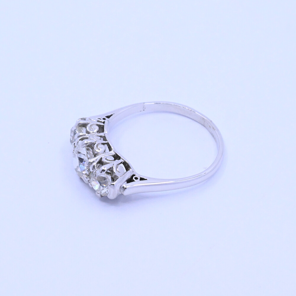 Anillo oro 18k blanco con 3 brillantes Anillo oro 18k blanco con 3 brillantes