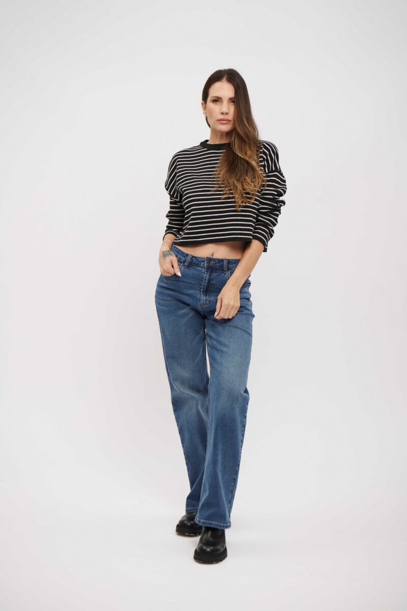 BUZO NUMA NEGRO Y BLANCO