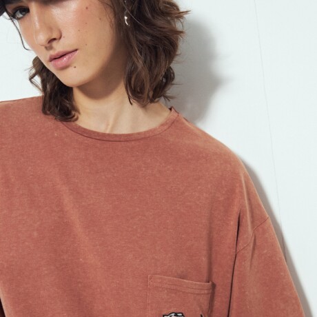 REMERA BETULA Ladrillo