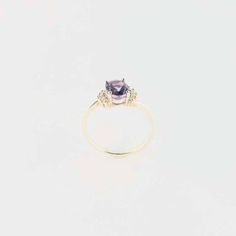 Anillo de plata 925 con amatista natural y circonias. Anillo de plata 925 con amatista natural y circonias.