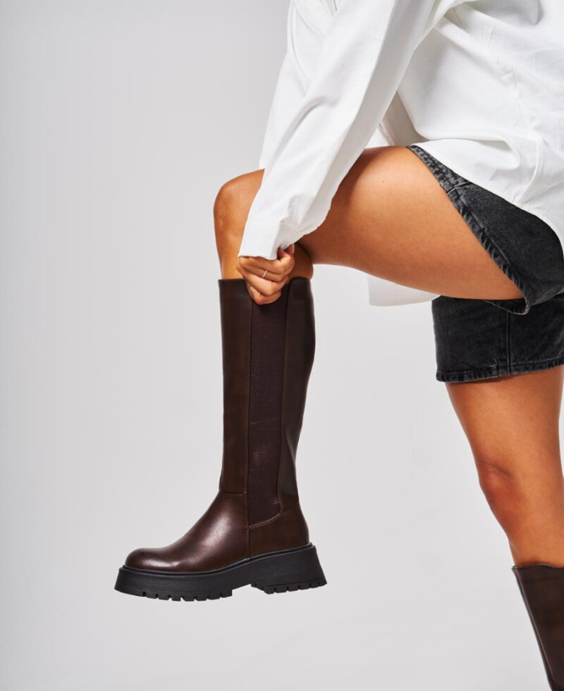 Bota Claire chocolate