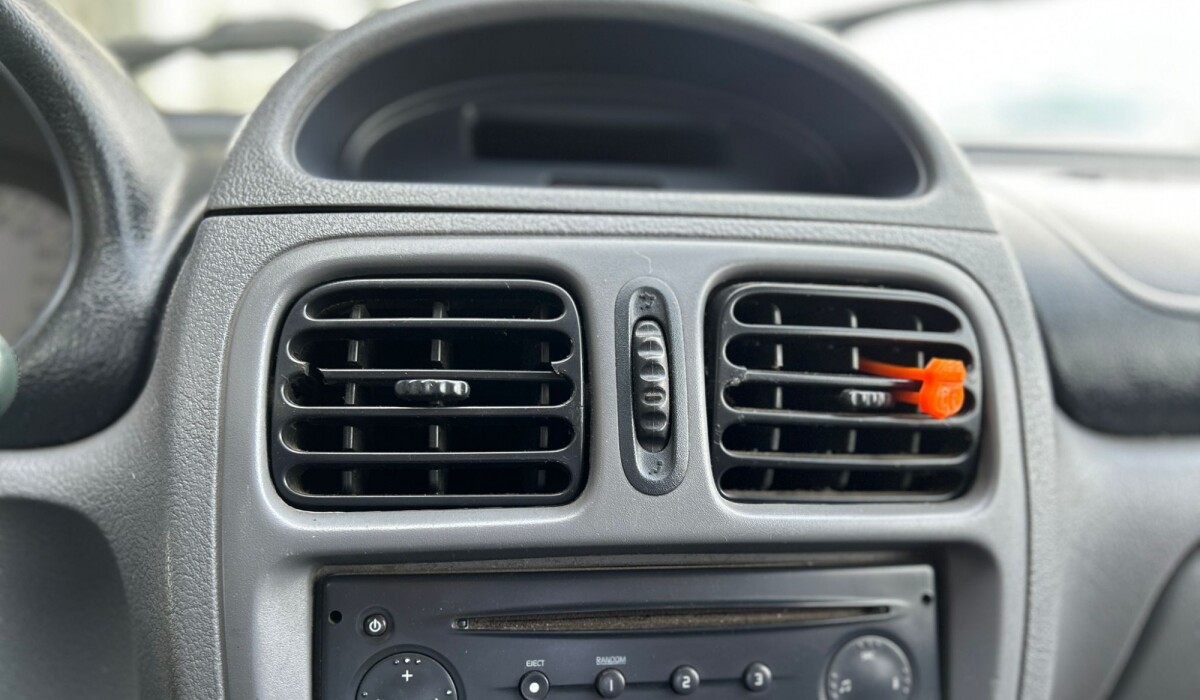 Renault Clio RT 1.6 - 2000 Renault Clio RT 1.6 - 2000