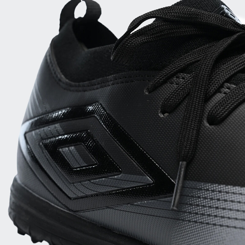 Championes Umbro VIBE TF Negro