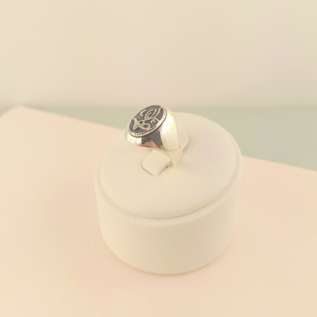 Anillo de plata 925 , símbolo LICENCIADA EN ENFERMERIA. Anillo de plata 925 , símbolo LICENCIADA EN ENFERMERIA.