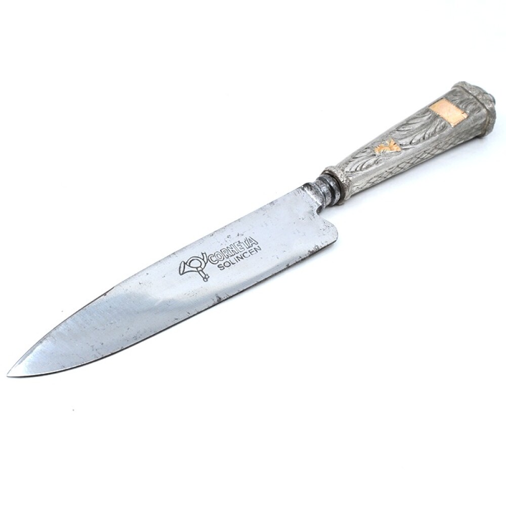 Cuchillo usado plata y oro. Hoja corneta Cuchillo usado plata y oro. Hoja corneta