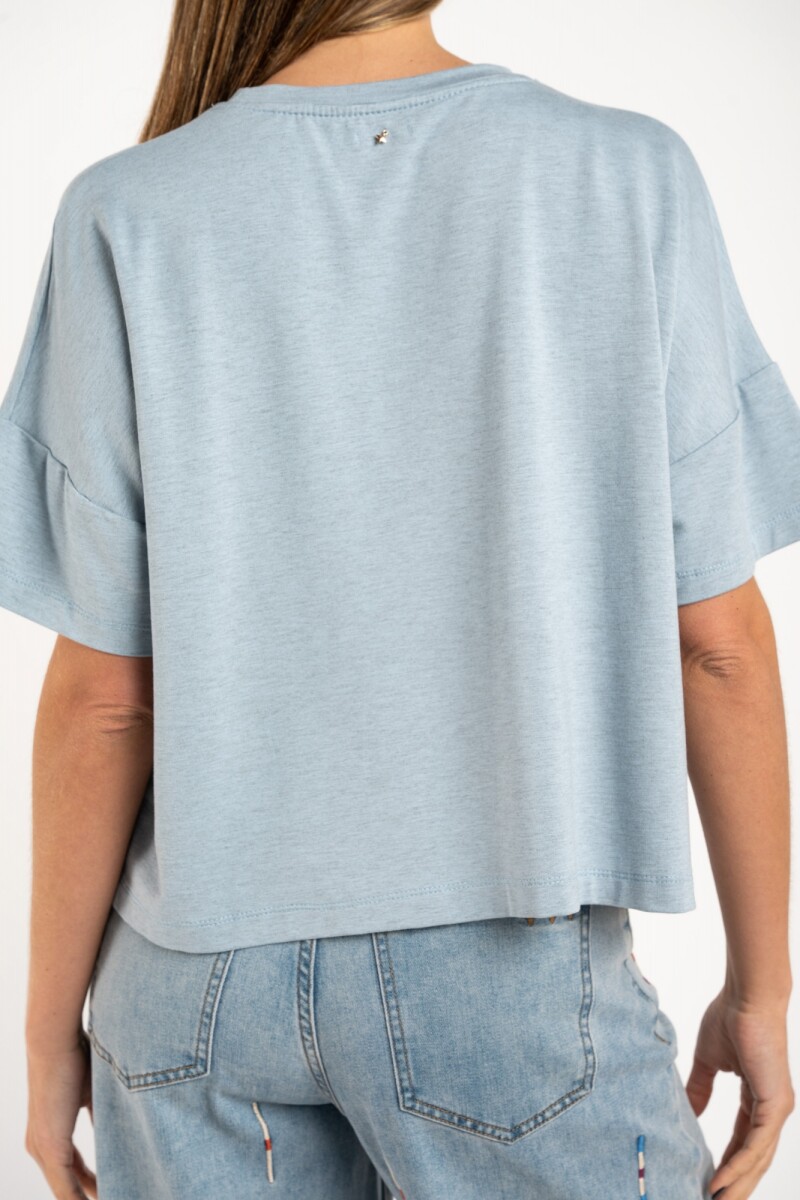 Remera Celeste