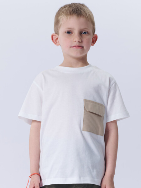 Remera Con Bolsillo Contraste Blanco Y Tostado