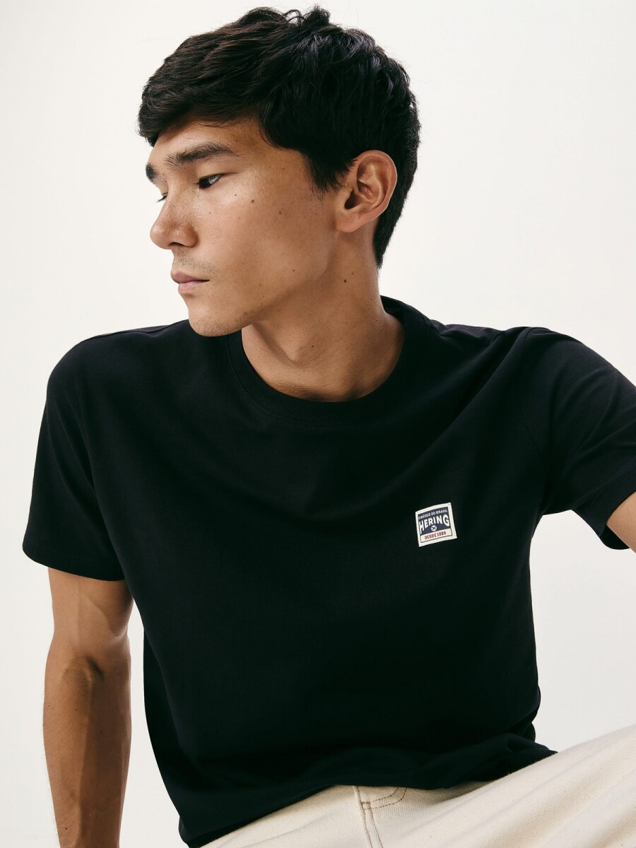 CAMISETA CON ESTAMPA - NEGRO 