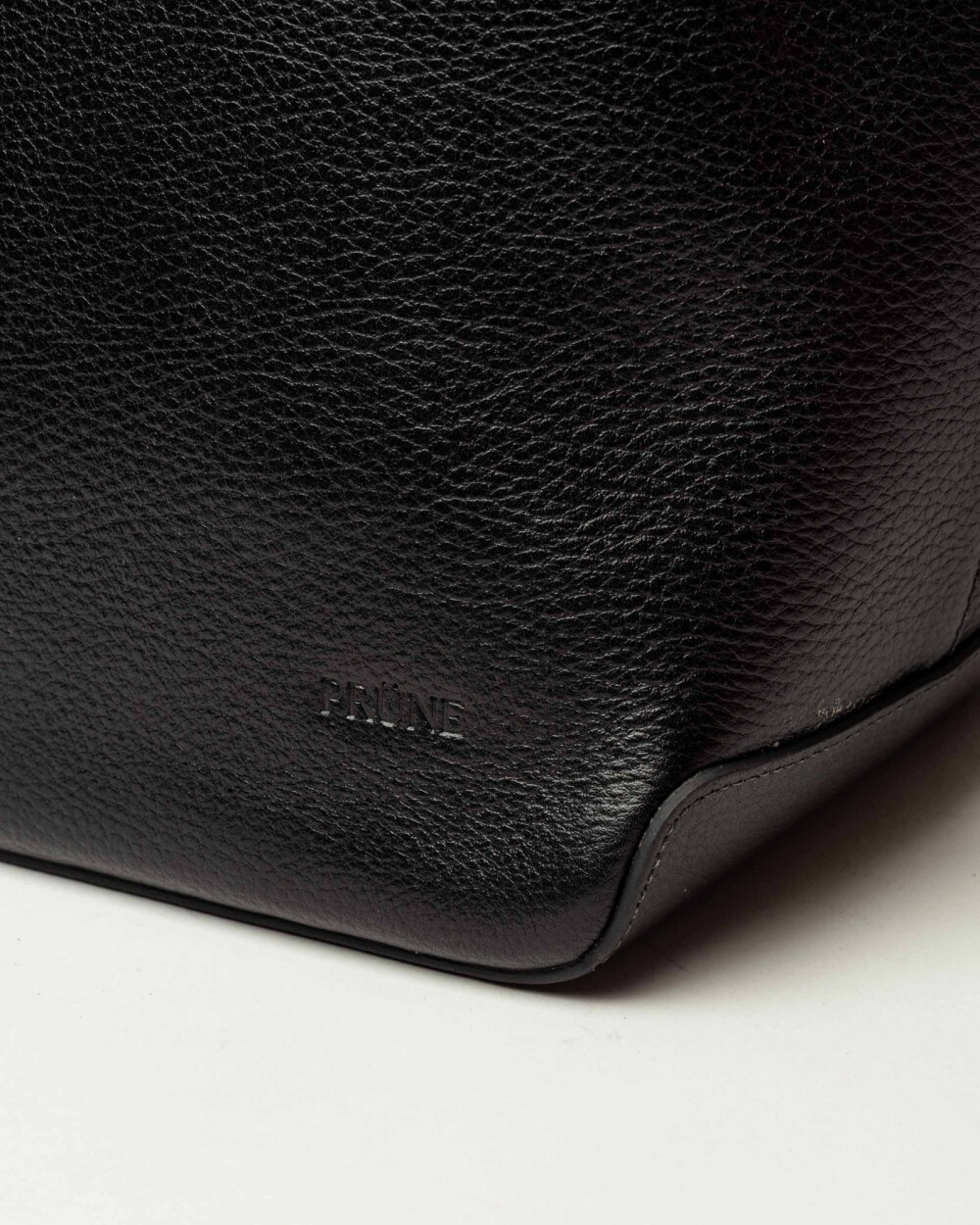 Bolso Sophie en cuero curtido natural Negro