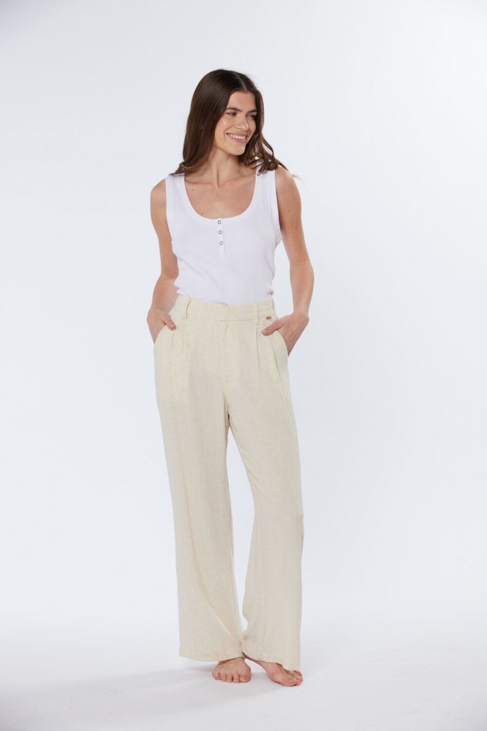 PANTALÓN DE LINO CON MEDIA CINTURA ELASTIZADA Beige