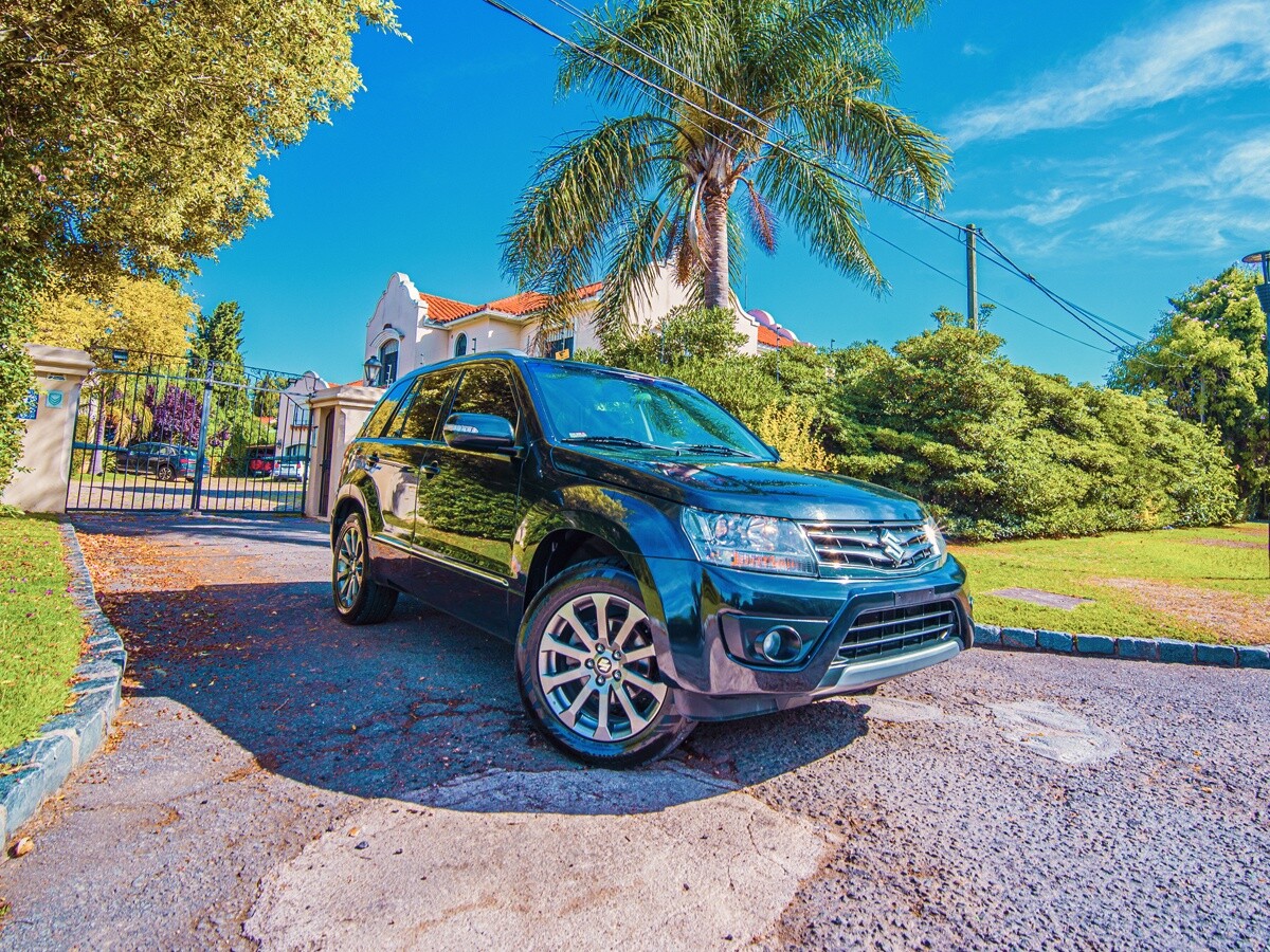 Suzuki Grand Vitara Limited 2.4 4X2 | Permuta / Financia Suzuki Grand Vitara Limited 2.4 4X2 | Permuta / Financia