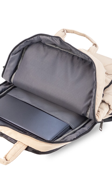 MOCHILA CAPITONEADA PETERSBURGO CREMA