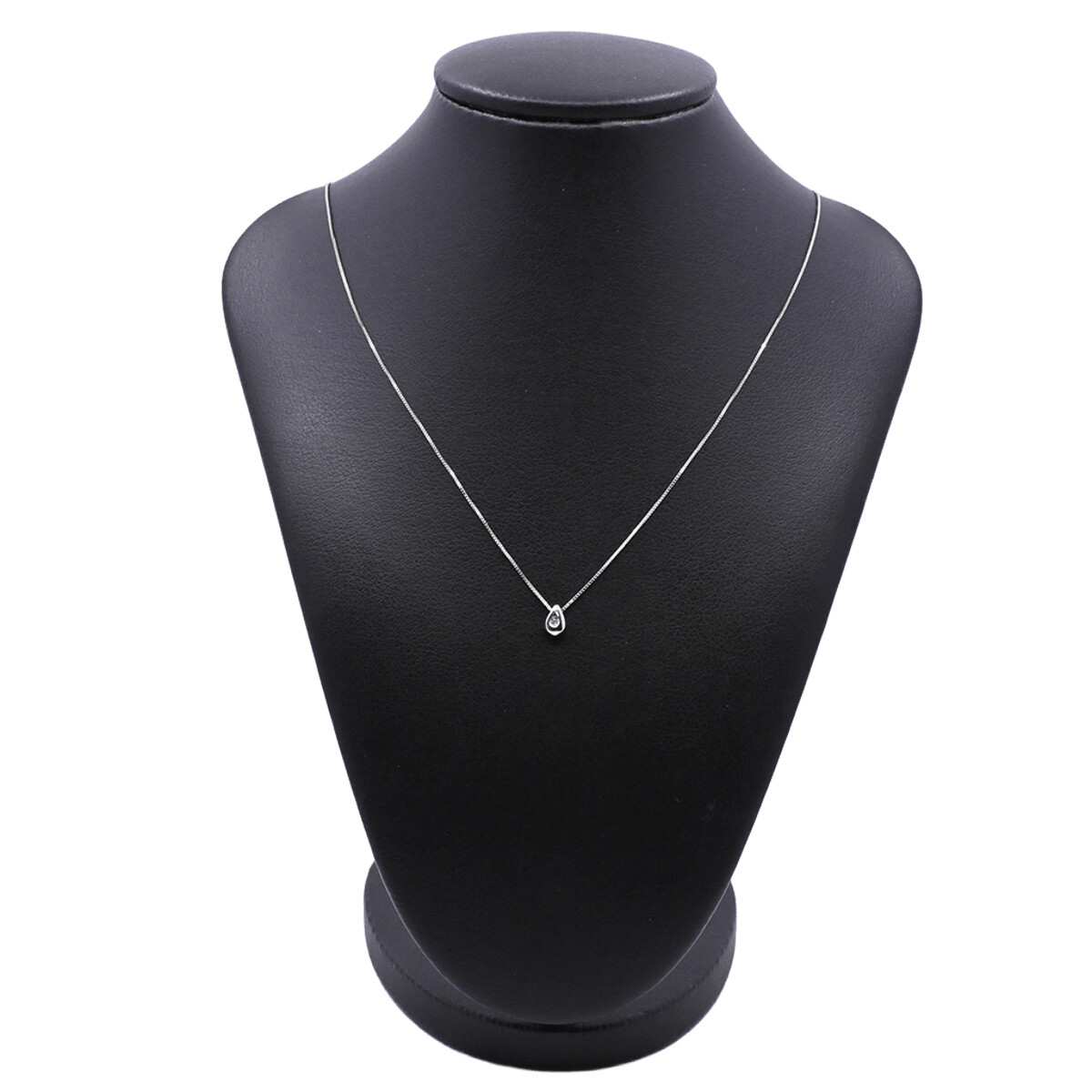 Cadena oro 18k blanco veneciana con dije pasante con brillante. 