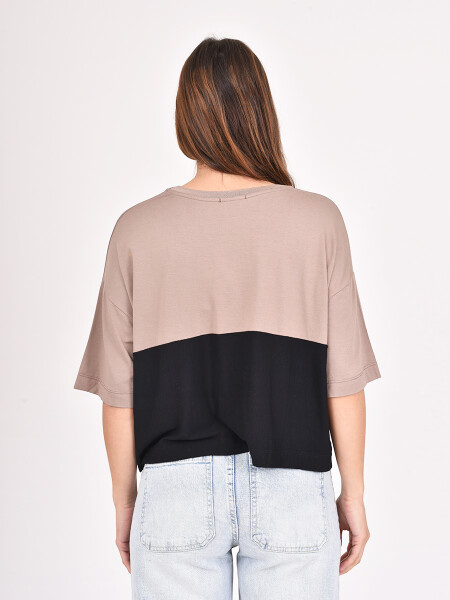 REMERA CALIFORNIA VARIANTE 1