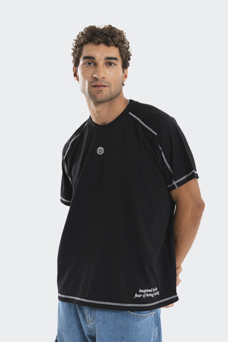 Remera Pulau Being Negro