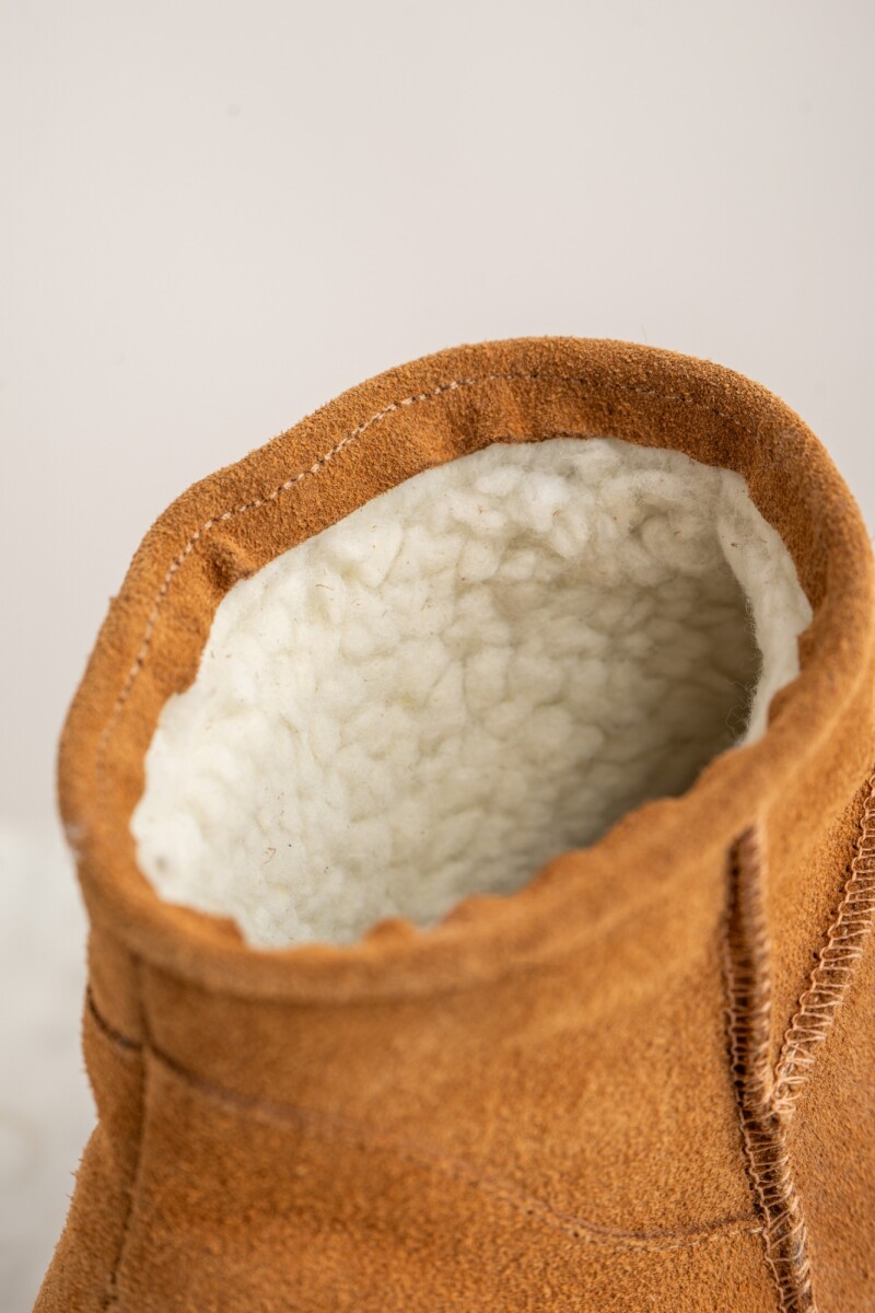 Bota Gamuza Con Corderito Camel