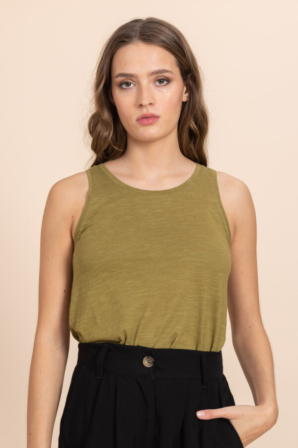 Musculosa basica Oliva