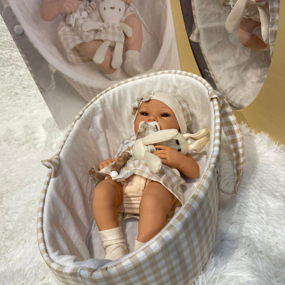 Muñeca OLIVE con accesorios beige NEWBORN Muñeca OLIVE con accesorios beige NEWBORN