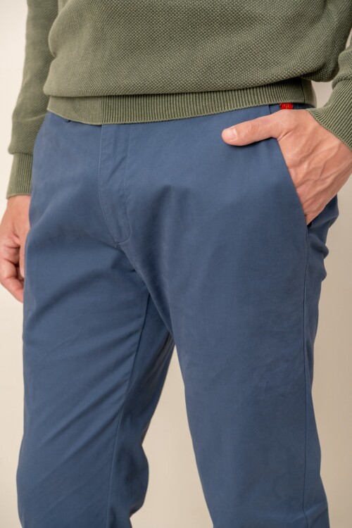 Pantalón Slim Fit Aero