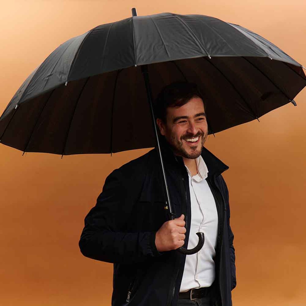 Paraguas negro largo 16 varillas 