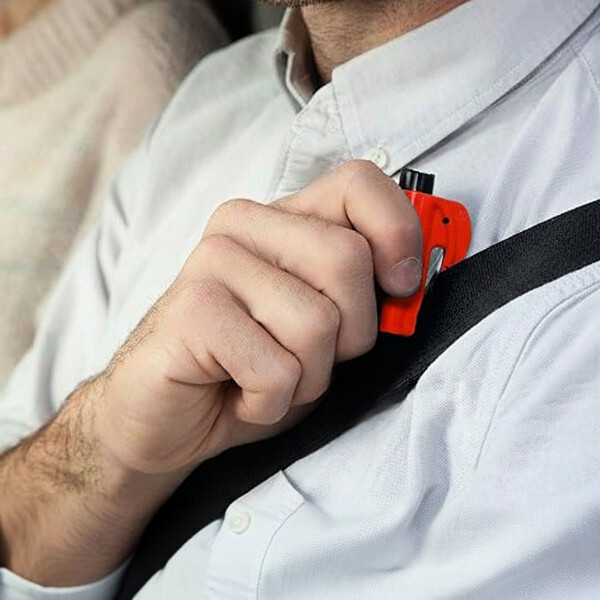 Mini Martillo Seguridad Autos Llavero Rompe Vidrios Ventanas Color Rojo