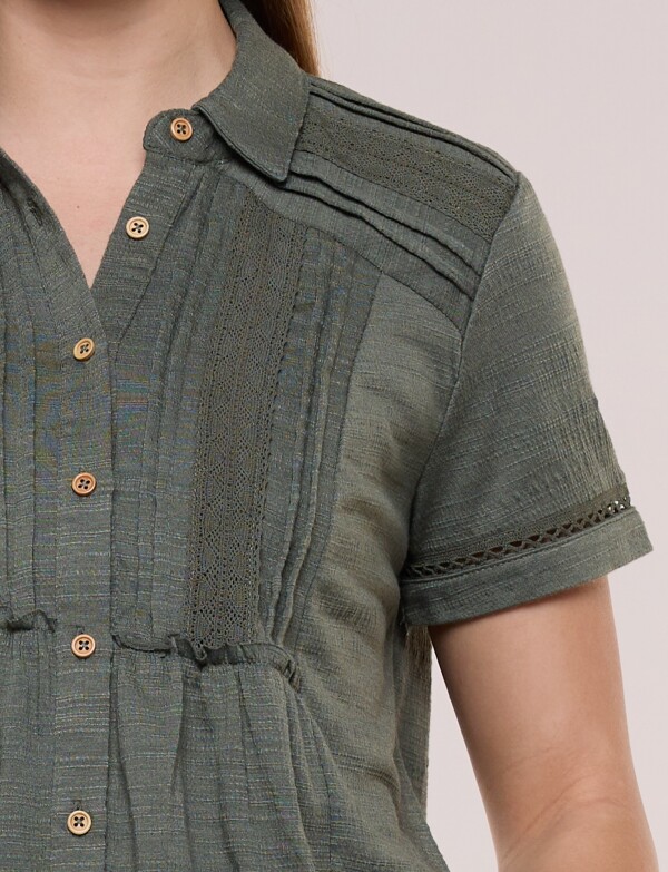 Camisa Con Alforzas Y Puntilla OLIVA