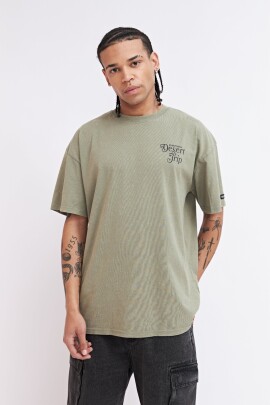 REMERA URSA VERDE