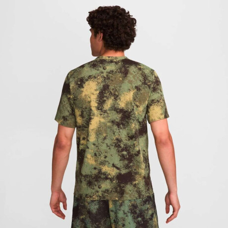Remera Nike Dri-Fit Camo Hyverse Top de Hombre Verde