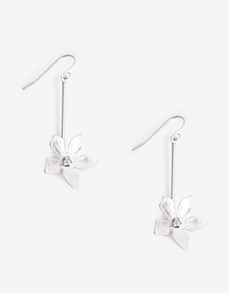 Aros Colgantes Cortos Metal Aros Cortos Flor Metal Worn Silver - Plateado Plata Cepillada Mate