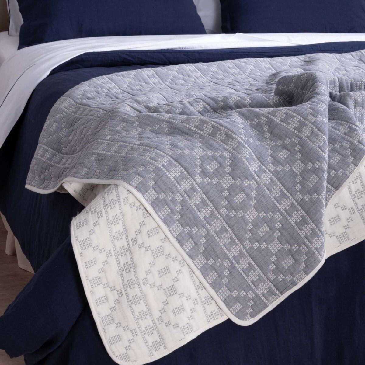 PIE DE CAMA - JACQUARD JAQCUARD CROSS 