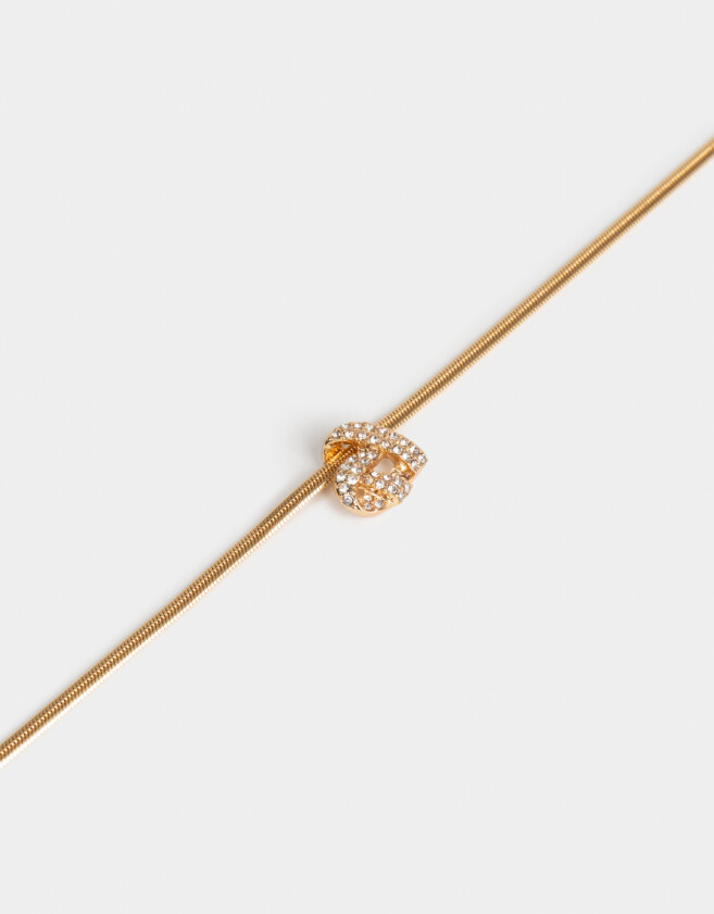 Cadena Corta con Dije Bañada en Oro Cadena Corta Con Dije Bañada En Oro - Dorado