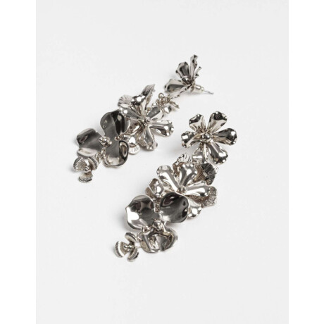 Aros Colgantes Largos De Flor Plateado