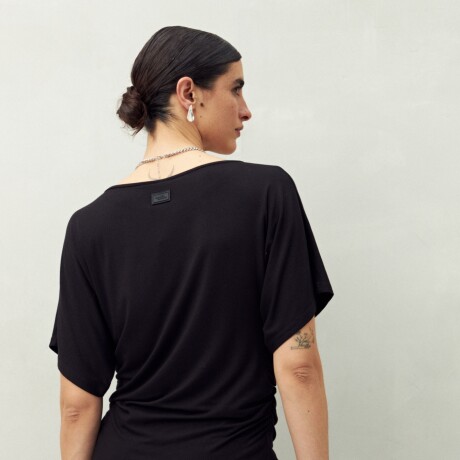 REMERA BINDER Negro