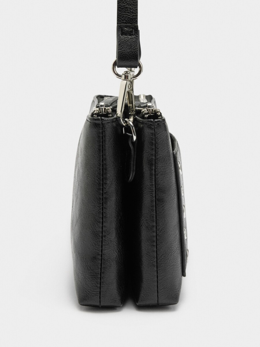 Bolso Bandolera Efecto Craquelado Con Tachuelas negro