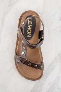 Sandalia Cuero Tachas Marrón