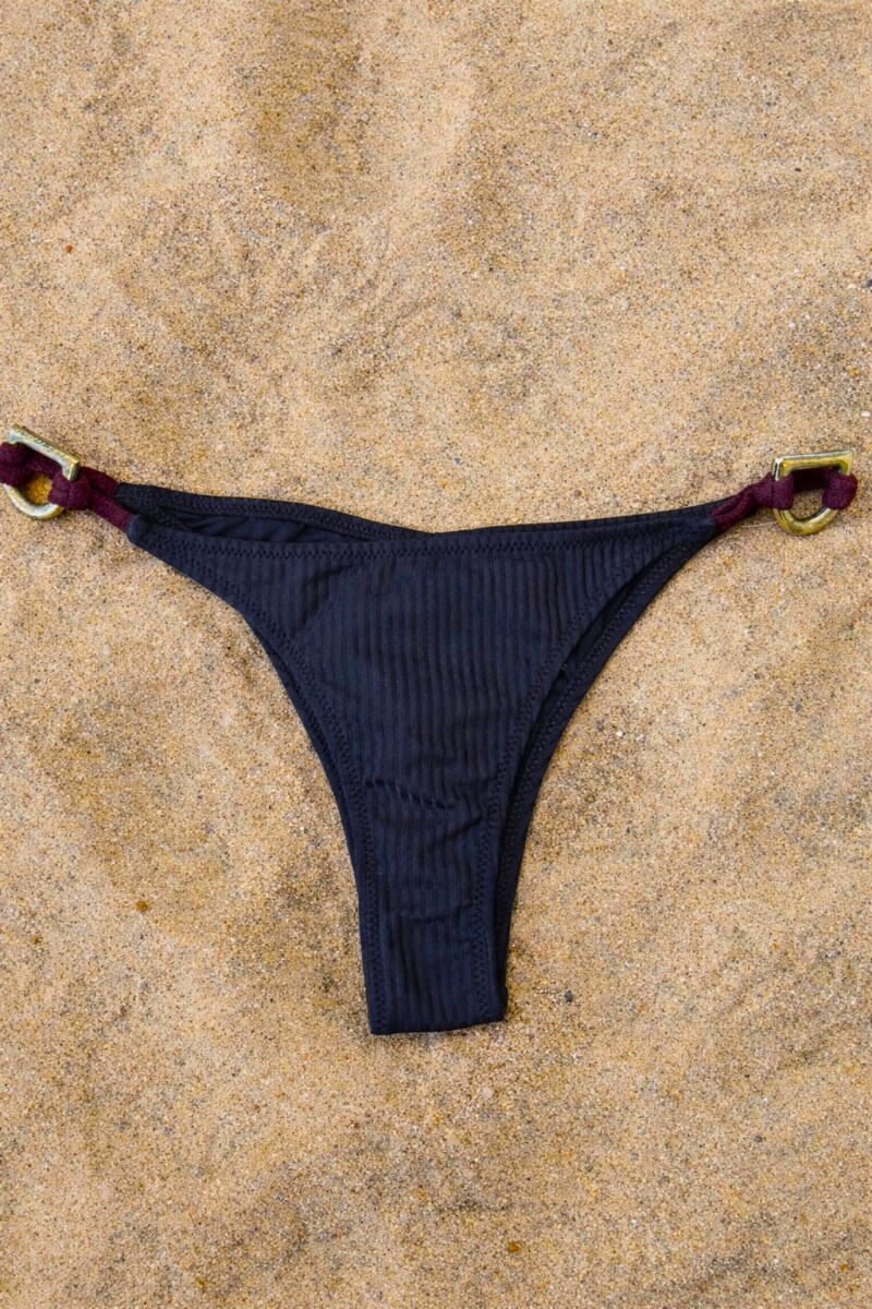 Estribo Bikini Bottom - Negro 
