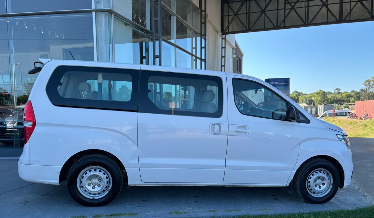 Hyundai H1 Mbus 9 Plz Nafta - 2019 (New) Hyundai H1 Mbus 9 Plz Nafta - 2019 (New)